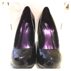 Shi by Journeys held